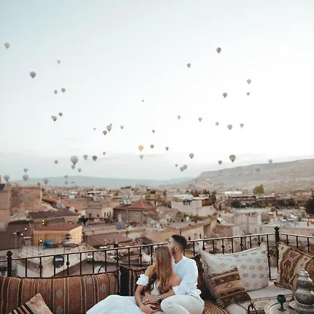 Zara Cave Готель