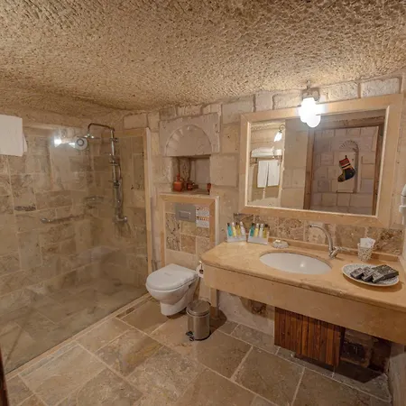 Hotel Zara Cave